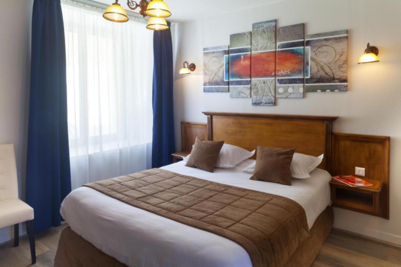 Logis Hotel & Restaurant Du Sauvage La Ferte-Gaucher ภายนอก รูปภาพ